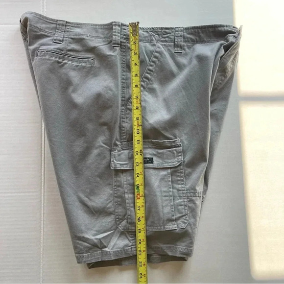 Wrangler Relax Fit Cargo Grey Shorts Men size 42 - Picture 10 of 10